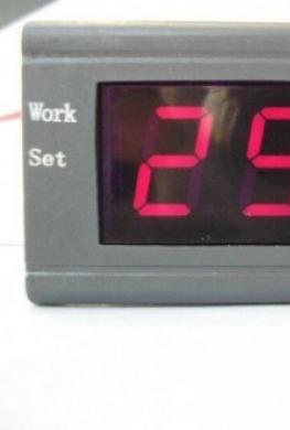 Uy isitgichlari uchun rozetkadagi termostat: turlari, qurilma, tanlash bo'yicha maslahatlar
