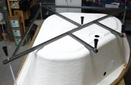 Instalace akrylátové vany vlastníma rukama: podrobné pokyny k instalaci krok za krokem