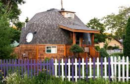 Domed houses: examples and review of construction technologies